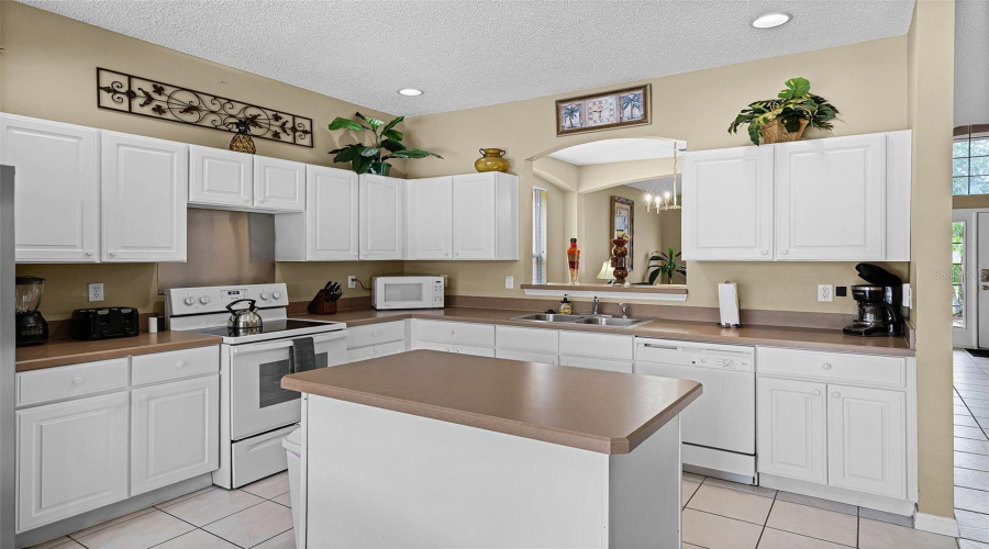 KISSIMMEE, Florida 34746, 6 Bedrooms Bedrooms, ,5 BathroomsBathrooms,Residential,For Sale,HIDEAWAY BEACH,0,MFRS5130447