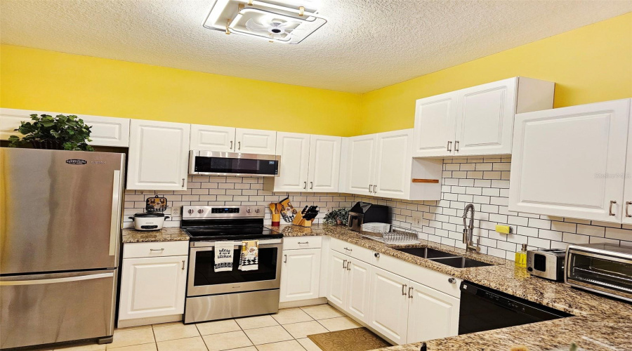 KISSIMMEE, Florida 34747, 3 Bedrooms Bedrooms, ,2 BathroomsBathrooms,Residential,For Sale,SUN LAKE,0,MFRW7876971