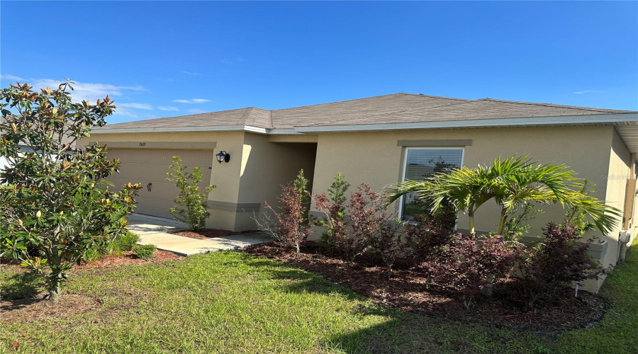 DAVENPORT, Florida 33896, 4 Bedrooms Bedrooms, ,2 BathroomsBathrooms,Residential,For Sale,VENICE,0,MFRTB8390457