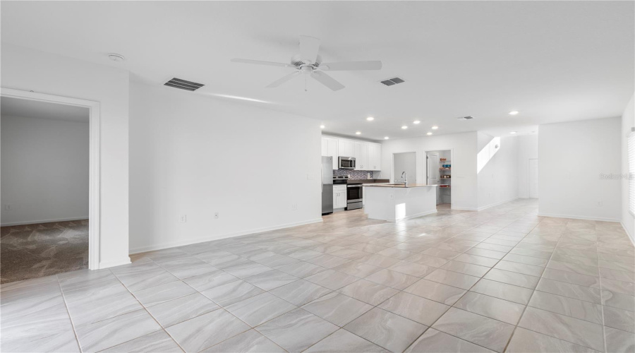 DAVENPORT, Florida 33837, 5 Bedrooms Bedrooms, ,2 BathroomsBathrooms,Residential,For Sale,JETT,0,MFRTB8405195