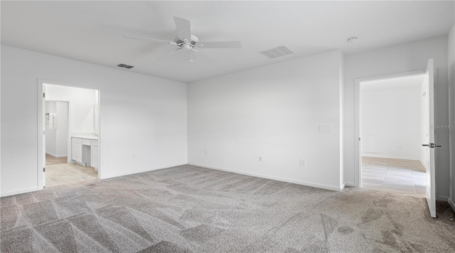 DAVENPORT, Florida 33837, 5 Bedrooms Bedrooms, ,2 BathroomsBathrooms,Residential,For Sale,JETT,0,MFRTB8405195