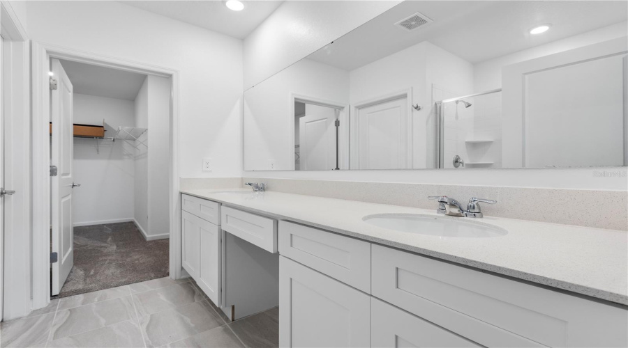 DAVENPORT, Florida 33837, 5 Bedrooms Bedrooms, ,2 BathroomsBathrooms,Residential,For Sale,JETT,0,MFRTB8405195