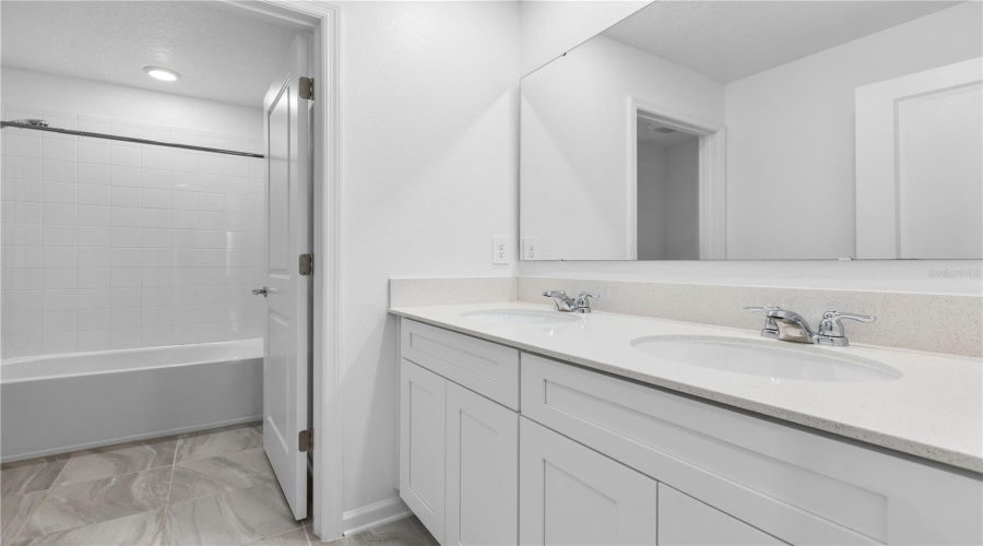 DAVENPORT, Florida 33837, 5 Bedrooms Bedrooms, ,2 BathroomsBathrooms,Residential,For Sale,JETT,0,MFRTB8405195
