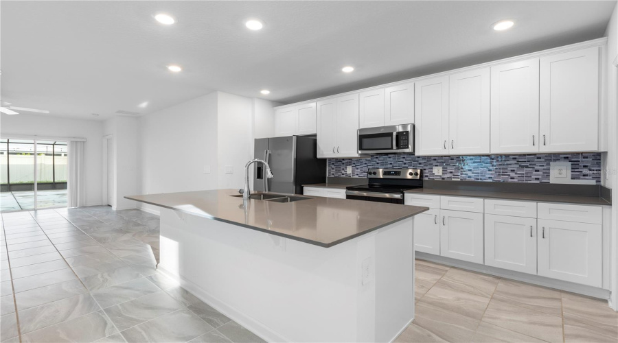 DAVENPORT, Florida 33837, 5 Bedrooms Bedrooms, ,2 BathroomsBathrooms,Residential,For Sale,JETT,0,MFRTB8405195
