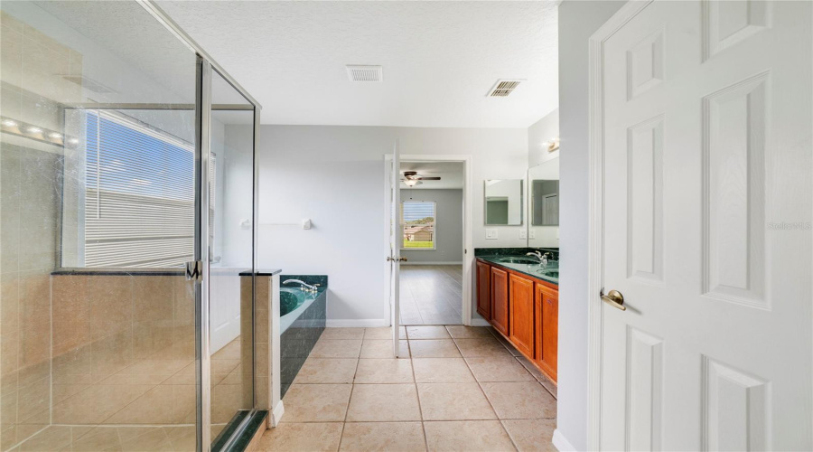 KISSIMMEE, Florida 34746, 5 Bedrooms Bedrooms, ,3 BathroomsBathrooms,Residential,For Sale,THE OAKS,0,MFRO6325623