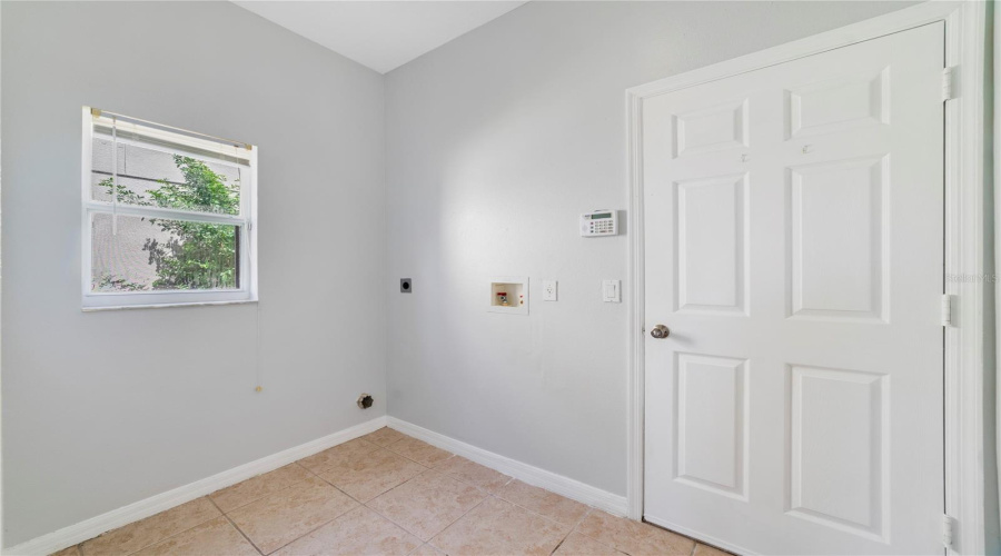 KISSIMMEE, Florida 34746, 5 Bedrooms Bedrooms, ,3 BathroomsBathrooms,Residential,For Sale,THE OAKS,0,MFRO6325623