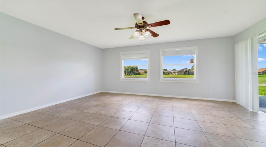 KISSIMMEE, Florida 34746, 5 Bedrooms Bedrooms, ,3 BathroomsBathrooms,Residential,For Sale,THE OAKS,0,MFRO6325623