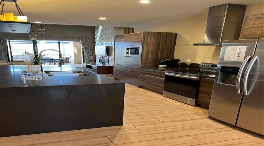 KISSIMMEE, Florida 34747, 4 Bedrooms Bedrooms, ,4 BathroomsBathrooms,Residential,For Sale,BLEECKER,0,MFRO6289946