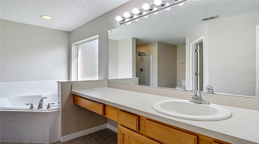 DAVENPORT, Florida 33897, 5 Bedrooms Bedrooms, ,3 BathroomsBathrooms,Residential,For Sale,CORDOVA,0,MFRO6325616