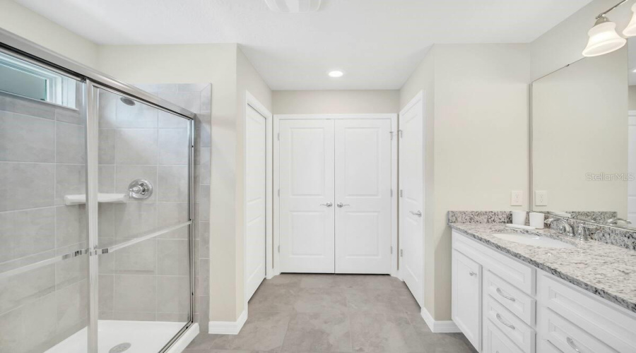 DAVENPORT, Florida 33897, 5 Bedrooms Bedrooms, ,5 BathroomsBathrooms,Residential,For Sale,LILAC,0,MFRO6325183
