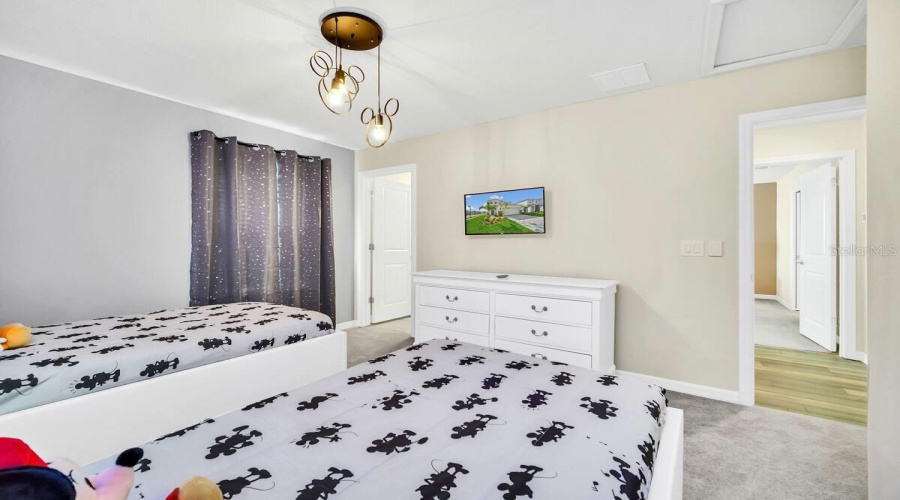DAVENPORT, Florida 33897, 5 Bedrooms Bedrooms, ,5 BathroomsBathrooms,Residential,For Sale,LILAC,0,MFRO6325183