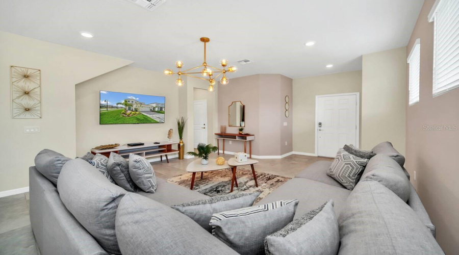DAVENPORT, Florida 33897, 5 Bedrooms Bedrooms, ,5 BathroomsBathrooms,Residential,For Sale,LILAC,0,MFRO6325183