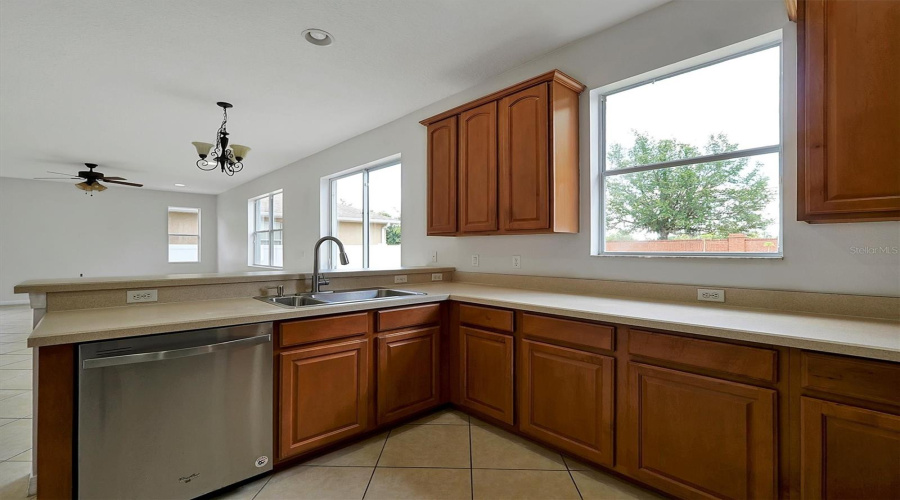 ORLANDO, Florida 32836, 5 Bedrooms Bedrooms, ,3 BathroomsBathrooms,Residential,For Sale,EDENSHIRE,0,MFRO6325731