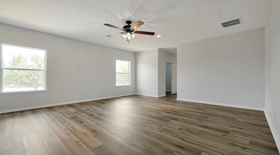 ORLANDO, Florida 32836, 5 Bedrooms Bedrooms, ,3 BathroomsBathrooms,Residential,For Sale,EDENSHIRE,0,MFRO6325731