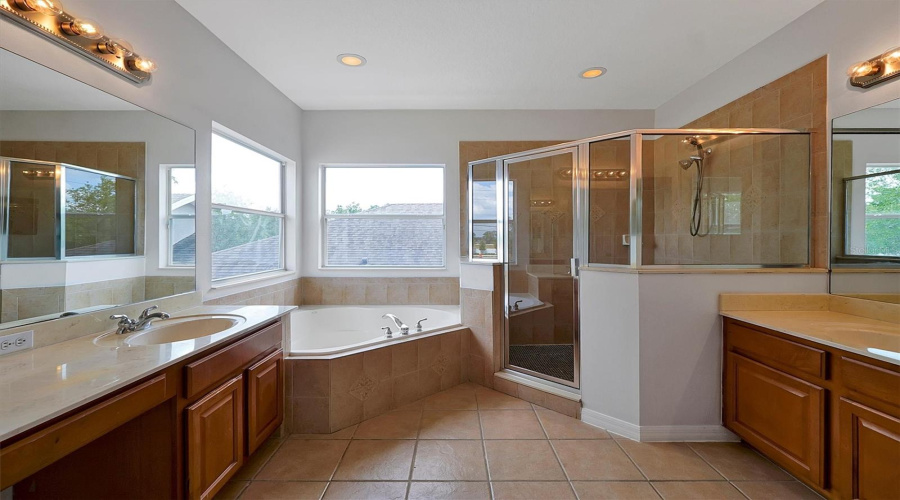 ORLANDO, Florida 32836, 5 Bedrooms Bedrooms, ,3 BathroomsBathrooms,Residential,For Sale,EDENSHIRE,0,MFRO6325731