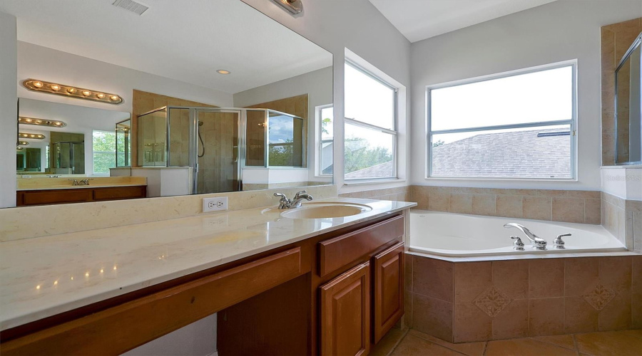 ORLANDO, Florida 32836, 5 Bedrooms Bedrooms, ,3 BathroomsBathrooms,Residential,For Sale,EDENSHIRE,0,MFRO6325731