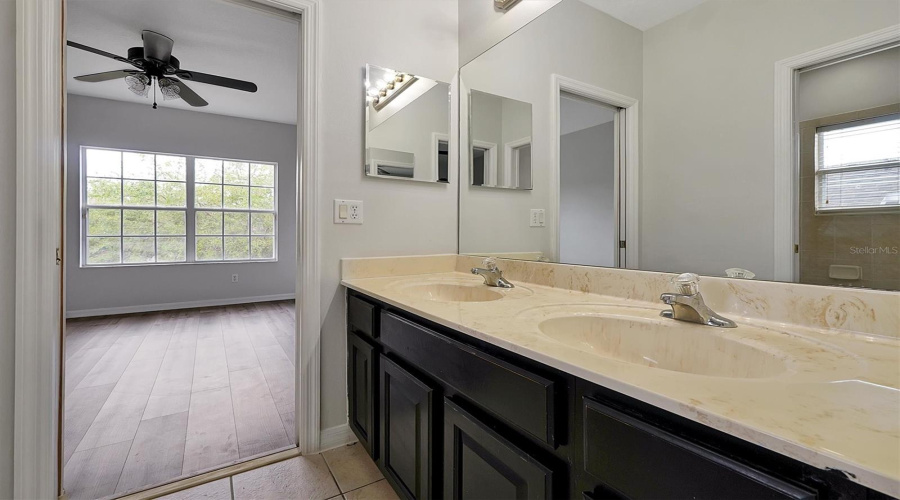 ORLANDO, Florida 32836, 5 Bedrooms Bedrooms, ,3 BathroomsBathrooms,Residential,For Sale,EDENSHIRE,0,MFRO6325731