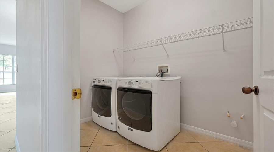 ORLANDO, Florida 32836, 5 Bedrooms Bedrooms, ,3 BathroomsBathrooms,Residential,For Sale,EDENSHIRE,0,MFRO6325731
