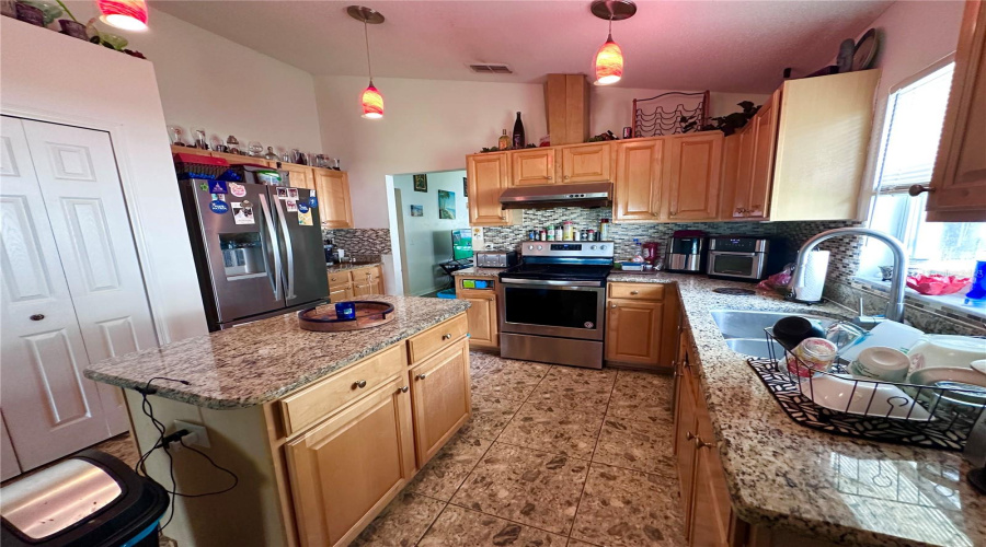 DAVENPORT, Florida 33897, 3 Bedrooms Bedrooms, ,2 BathroomsBathrooms,Residential,For Sale,RESTON,0,MFRO6323368