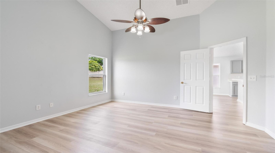 DAVENPORT, Florida 33897, 4 Bedrooms Bedrooms, ,2 BathroomsBathrooms,Residential,For Sale,CHESHIRE,0,MFRO6325170