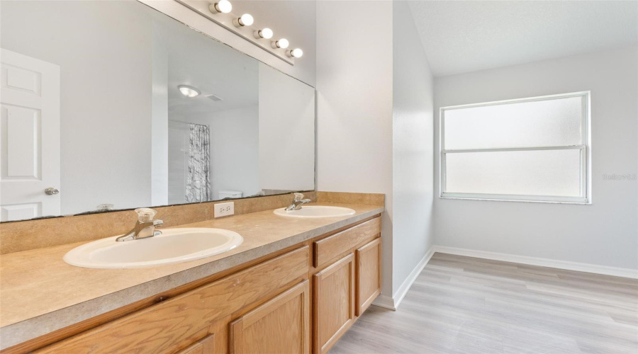 DAVENPORT, Florida 33897, 4 Bedrooms Bedrooms, ,2 BathroomsBathrooms,Residential,For Sale,CHESHIRE,0,MFRO6325170