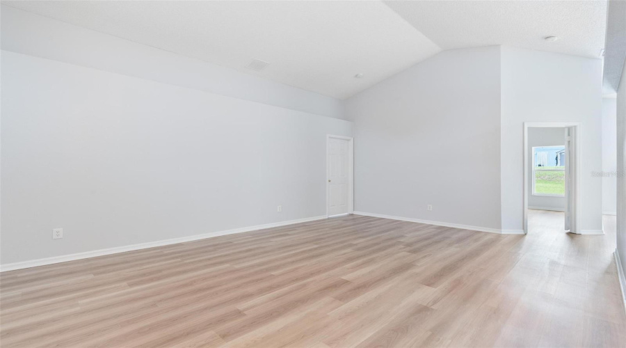 DAVENPORT, Florida 33897, 4 Bedrooms Bedrooms, ,2 BathroomsBathrooms,Residential,For Sale,CHESHIRE,0,MFRO6325170