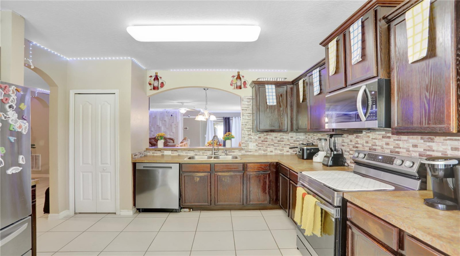 DAVENPORT, Florida 33896, 3 Bedrooms Bedrooms, ,2 BathroomsBathrooms,Residential,For Sale,TAMARIND,0,MFRO6324324