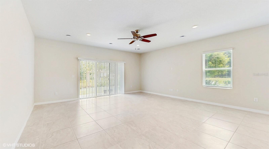KISSIMMEE, Florida 34746, 3 Bedrooms Bedrooms, ,2 BathroomsBathrooms,Residential,For Sale,SPARKLING SHELL,0,MFRO6325556