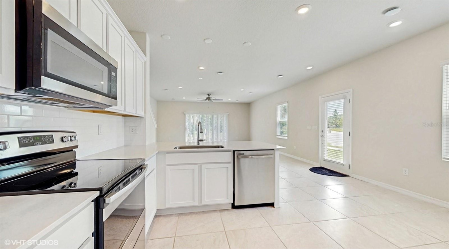 KISSIMMEE, Florida 34746, 3 Bedrooms Bedrooms, ,2 BathroomsBathrooms,Residential,For Sale,SPARKLING SHELL,0,MFRO6325556