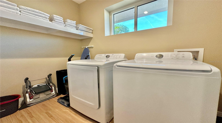 KISSIMMEE, Florida 34747, 4 Bedrooms Bedrooms, ,4 BathroomsBathrooms,Residential,For Sale,BROOKLYN,0,MFRO6324962