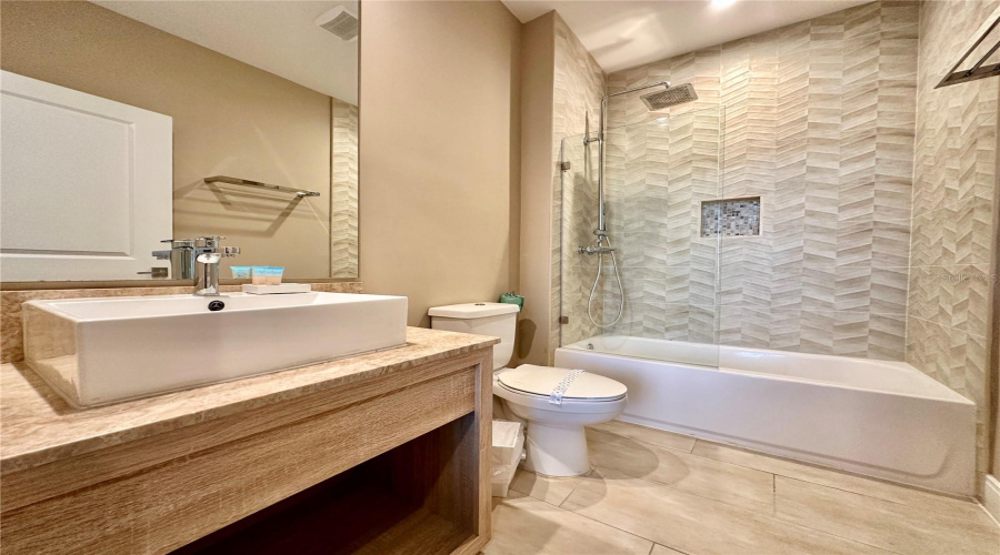 KISSIMMEE, Florida 34747, 4 Bedrooms Bedrooms, ,4 BathroomsBathrooms,Residential,For Sale,BROOKLYN,0,MFRO6324962