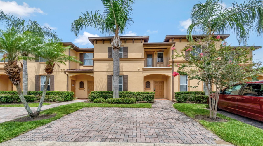 DAVENPORT, Florida 33897, 3 Bedrooms Bedrooms, ,3 BathroomsBathrooms,Residential,For Sale,BERGAMO,0,MFRO6325841