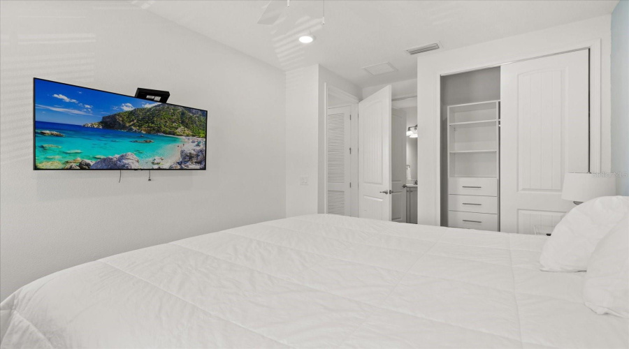 KISSIMMEE, Florida 34747, 5 Bedrooms Bedrooms, ,5 BathroomsBathrooms,Residential,For Sale,SANDY TOES,0,MFRO6325397