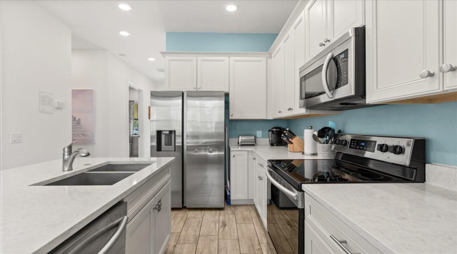 KISSIMMEE, Florida 34747, 5 Bedrooms Bedrooms, ,5 BathroomsBathrooms,Residential,For Sale,SANDY TOES,0,MFRO6325397
