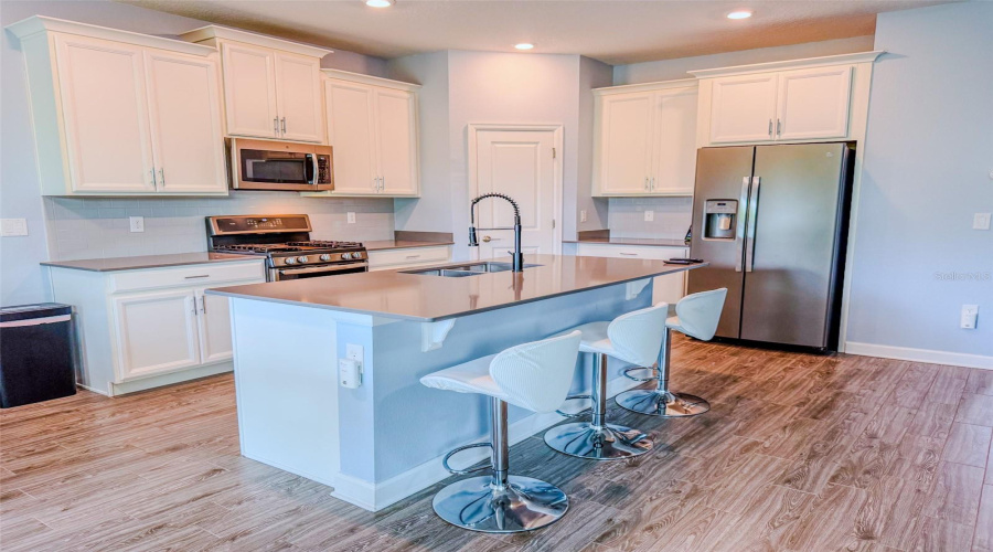 DAVENPORT, Florida 33837, 4 Bedrooms Bedrooms, ,2 BathroomsBathrooms,Residential,For Sale,OAK BLUFF,0,MFRO6325333