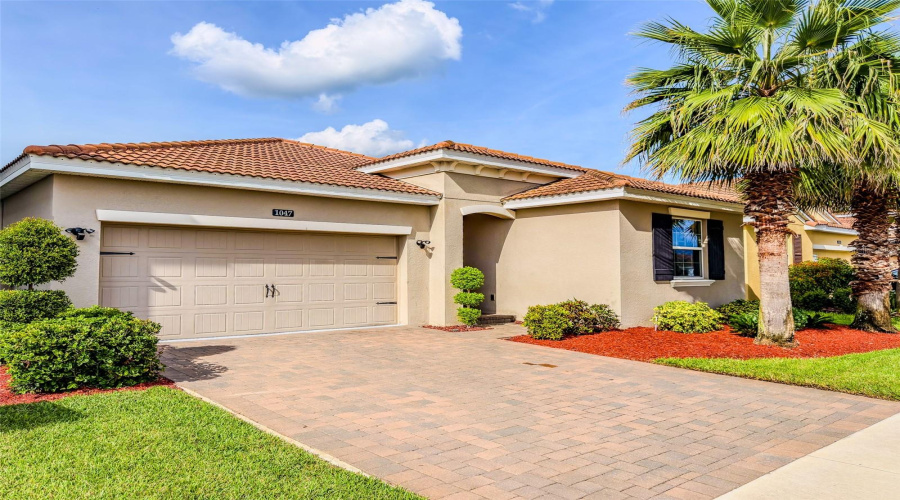 DAVENPORT, Florida 33837, 4 Bedrooms Bedrooms, ,2 BathroomsBathrooms,Residential,For Sale,OAK BLUFF,0,MFRO6325333