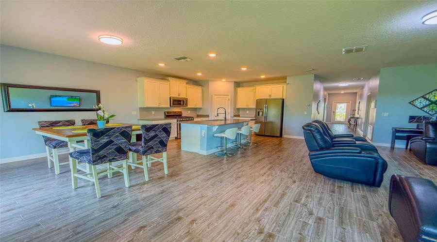 DAVENPORT, Florida 33837, 4 Bedrooms Bedrooms, ,2 BathroomsBathrooms,Residential,For Sale,OAK BLUFF,0,MFRO6325333