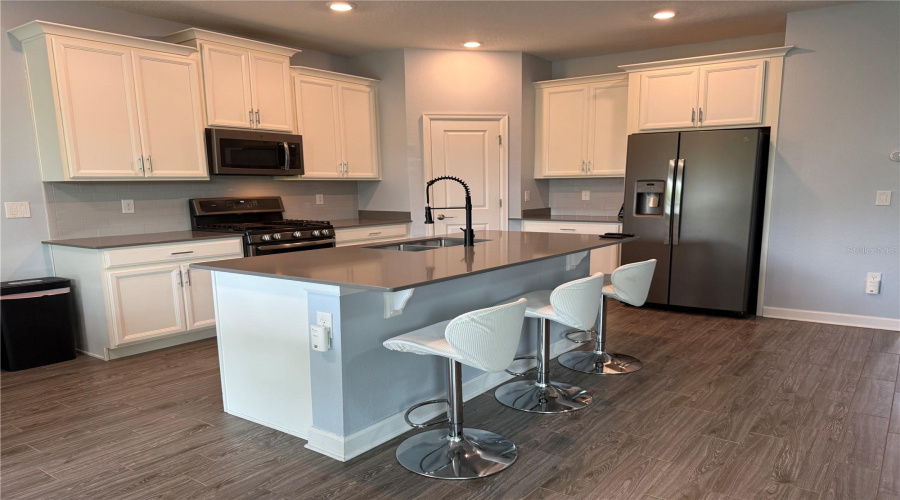 DAVENPORT, Florida 33837, 4 Bedrooms Bedrooms, ,2 BathroomsBathrooms,Residential,For Sale,OAK BLUFF,0,MFRO6325333