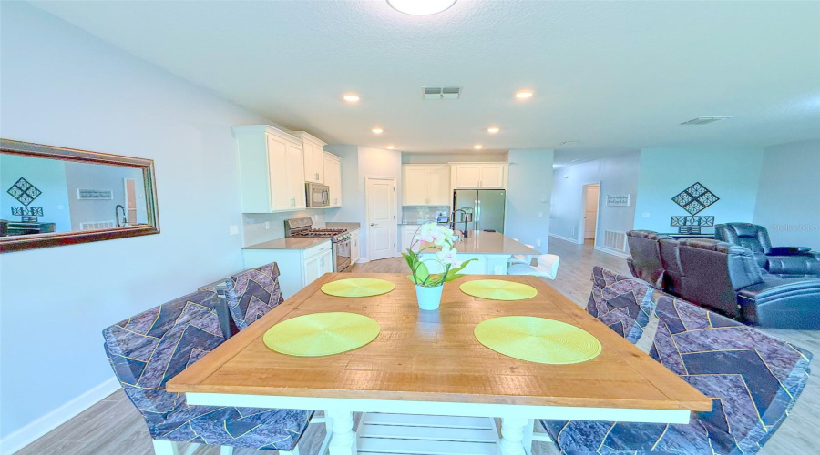 DAVENPORT, Florida 33837, 4 Bedrooms Bedrooms, ,2 BathroomsBathrooms,Residential,For Sale,OAK BLUFF,0,MFRO6325333