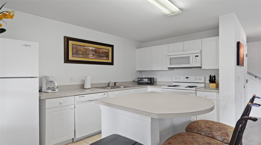 Fully equipped kitchen