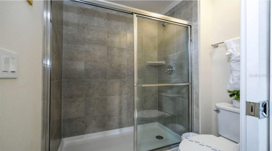DAVENPORT, Florida 33897, 5 Bedrooms Bedrooms, ,4 BathroomsBathrooms,Residential,For Sale,LANA,0,MFRS5130631