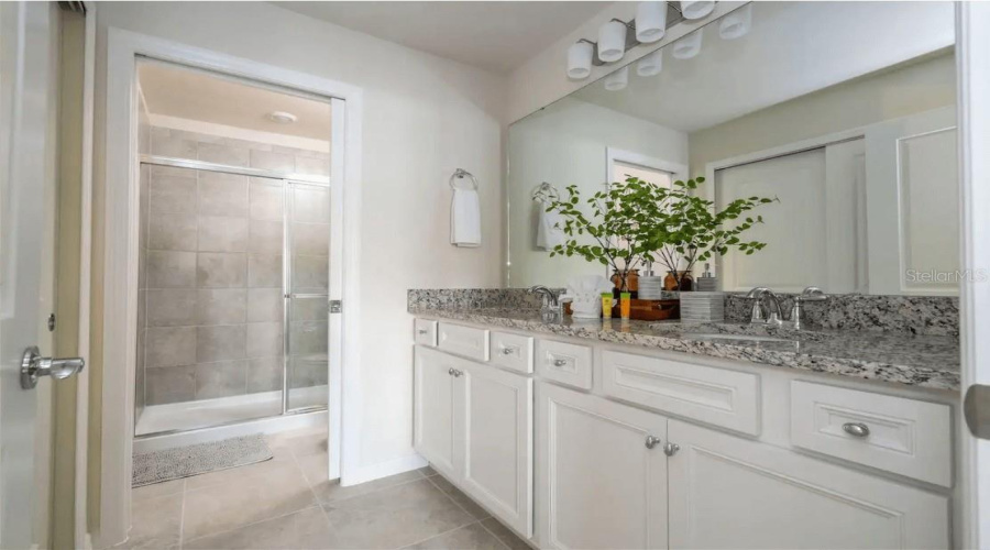 DAVENPORT, Florida 33897, 5 Bedrooms Bedrooms, ,4 BathroomsBathrooms,Residential,For Sale,LANA,0,MFRS5130631