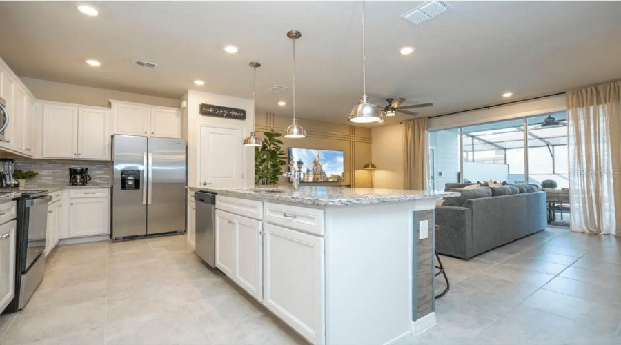 DAVENPORT, Florida 33897, 5 Bedrooms Bedrooms, ,4 BathroomsBathrooms,Residential,For Sale,LANA,0,MFRS5130631