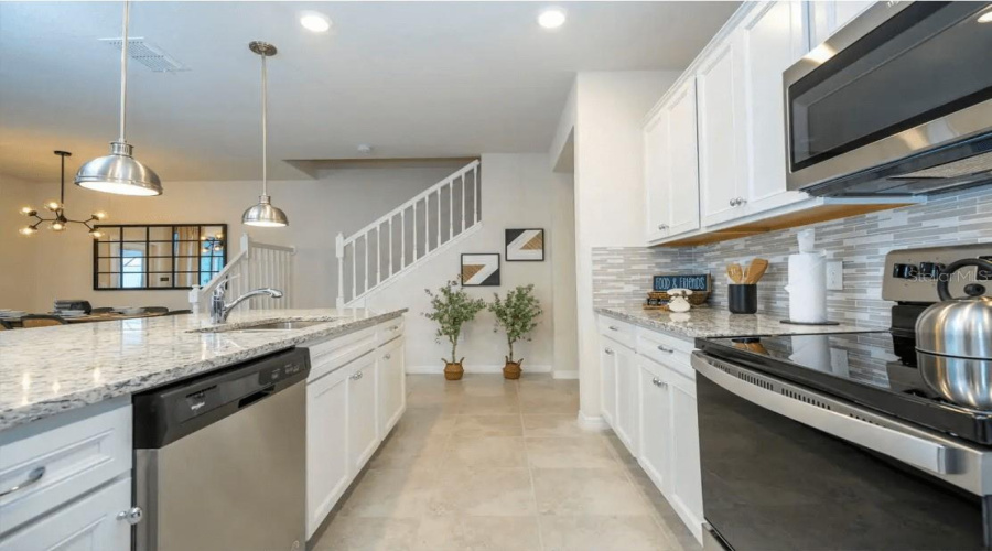 DAVENPORT, Florida 33897, 5 Bedrooms Bedrooms, ,4 BathroomsBathrooms,Residential,For Sale,LANA,0,MFRS5130631