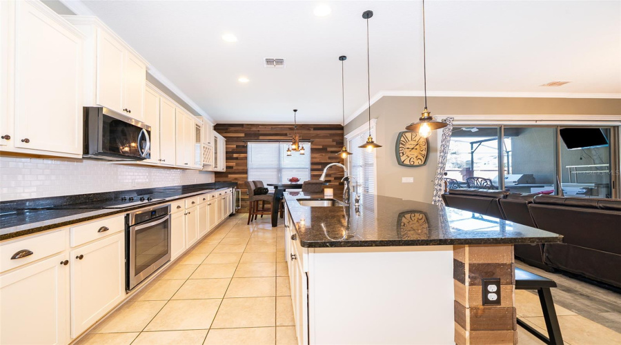 ORLANDO, Florida 32836, 4 Bedrooms Bedrooms, ,3 BathroomsBathrooms,Residential,For Sale,ROYAL ESTATES,0,MFRO6325558
