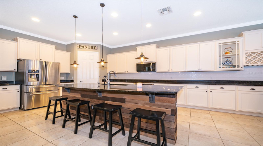 ORLANDO, Florida 32836, 4 Bedrooms Bedrooms, ,3 BathroomsBathrooms,Residential,For Sale,ROYAL ESTATES,0,MFRO6325558
