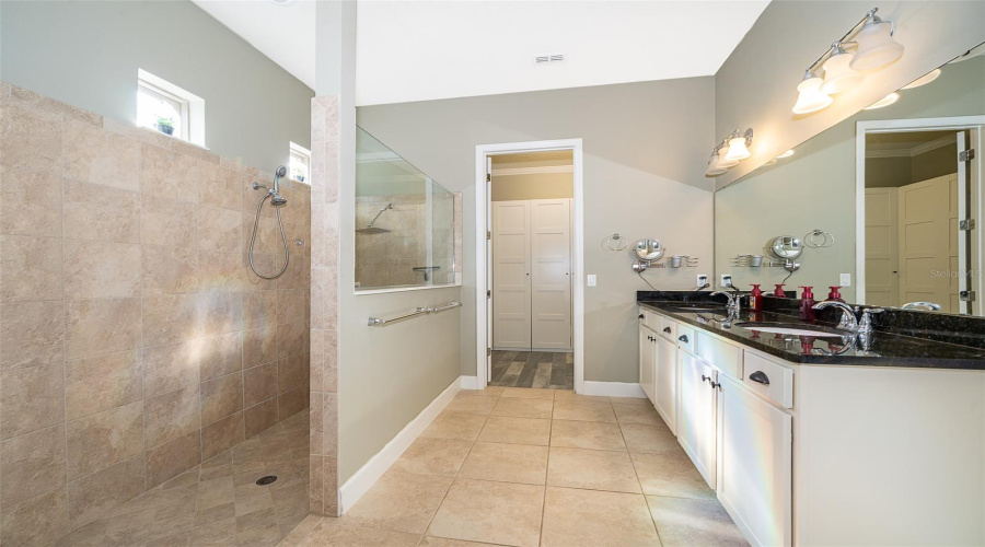 ORLANDO, Florida 32836, 4 Bedrooms Bedrooms, ,3 BathroomsBathrooms,Residential,For Sale,ROYAL ESTATES,0,MFRO6325558