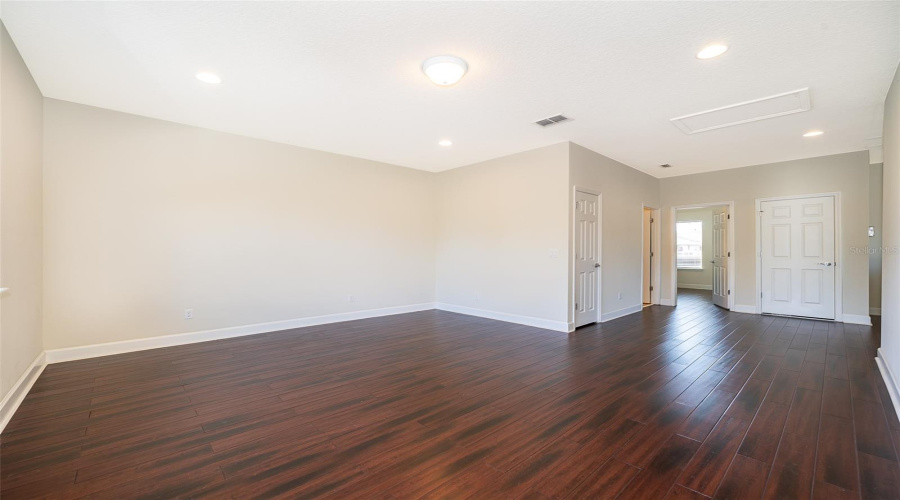ORLANDO, Florida 32836, 4 Bedrooms Bedrooms, ,3 BathroomsBathrooms,Residential,For Sale,ROYAL ESTATES,0,MFRO6325558