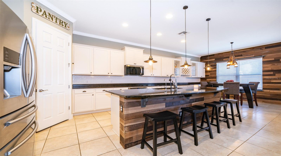 ORLANDO, Florida 32836, 4 Bedrooms Bedrooms, ,3 BathroomsBathrooms,Residential,For Sale,ROYAL ESTATES,0,MFRO6325558