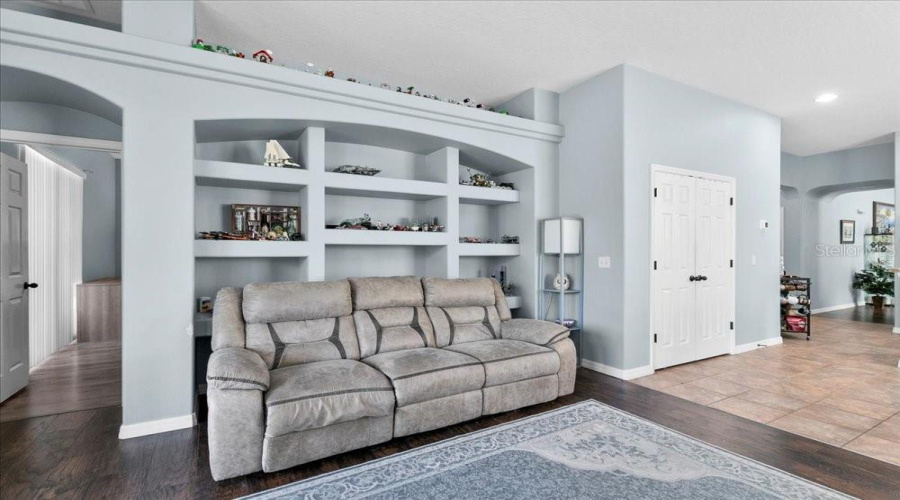 Living Room Picture 2